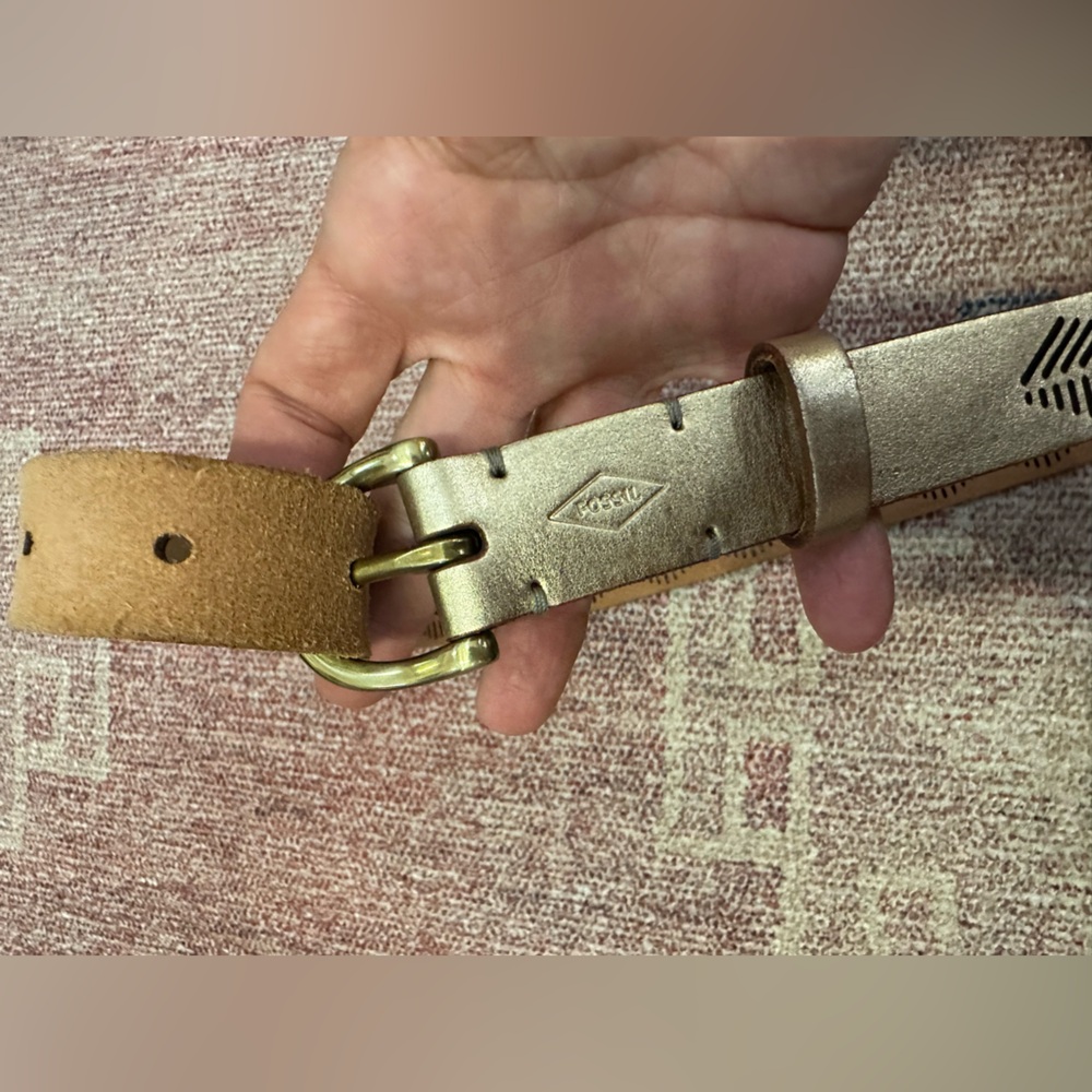 Fossil gold leather belt with gold buckle large - Picture 7 of 9